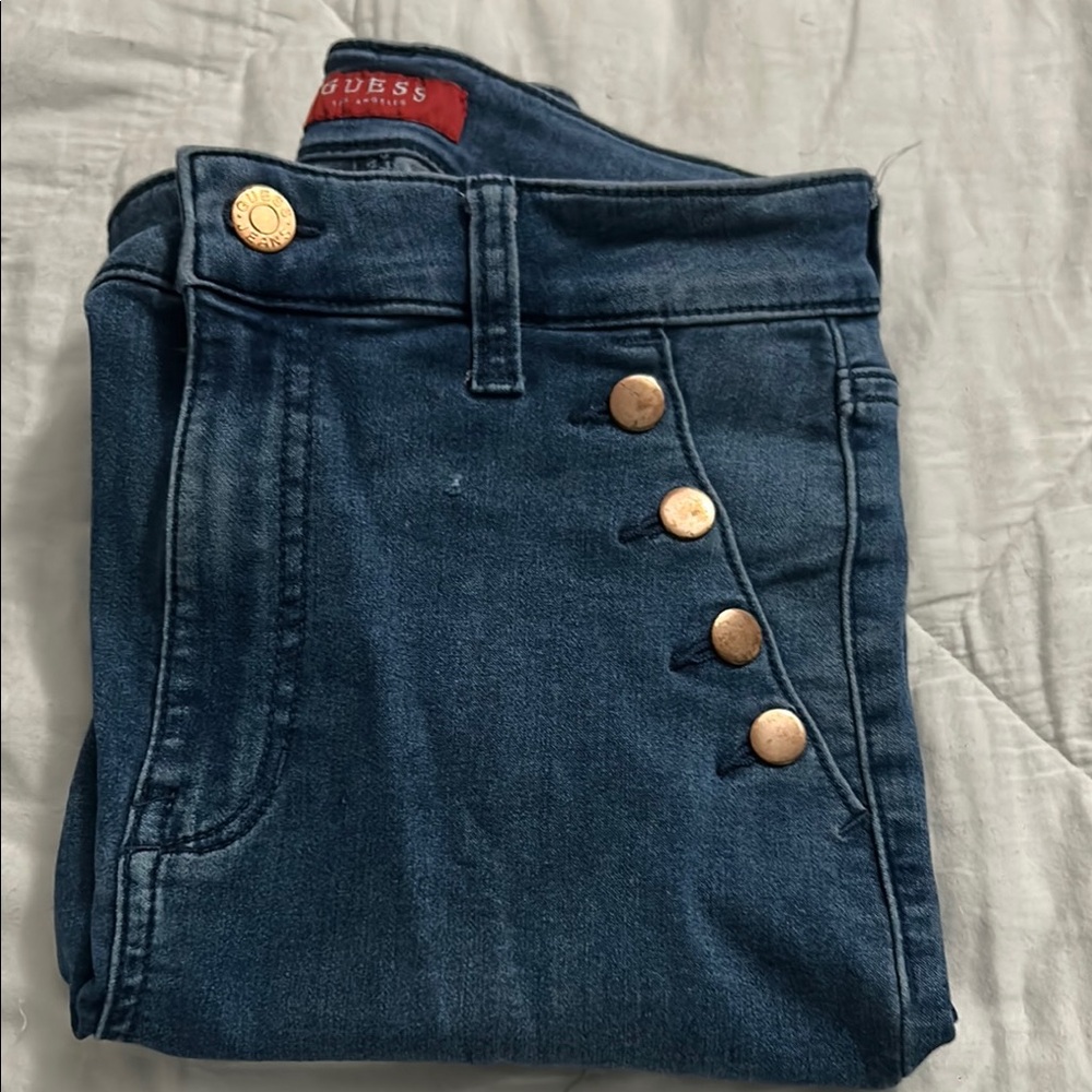 GUESS Women's Blue skinny Jeans-rose gold button details (28)
